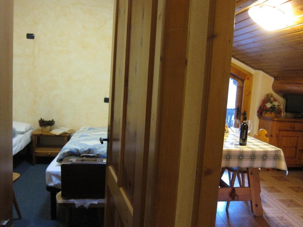 Chalet Del Sole Per Gruppi Livigno Phòng bức ảnh