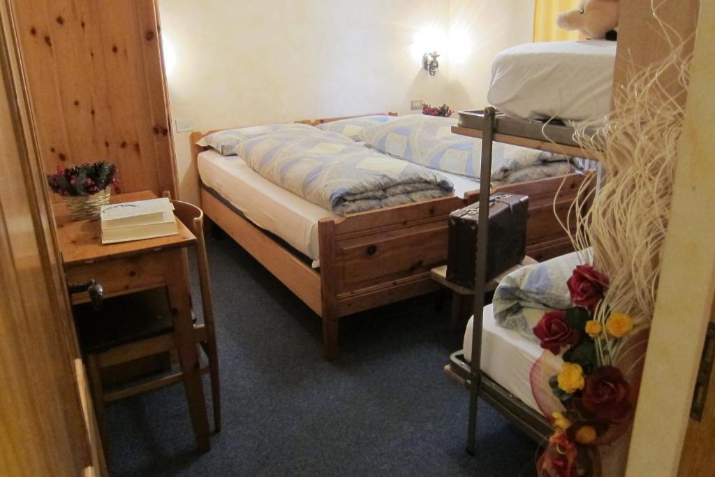 Chalet Del Sole Per Gruppi Livigno Phòng bức ảnh