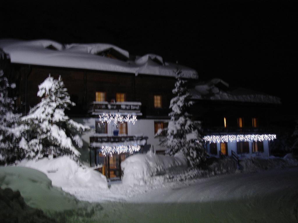 Chalet Del Sole Per Gruppi Livigno Ngoại thất bức ảnh